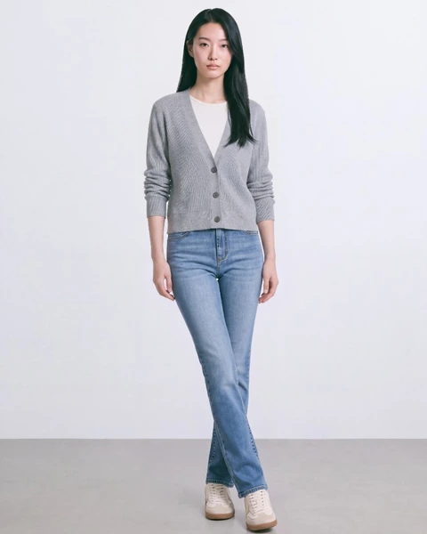 On-model product photo: blue jeans, full length, sleeves pushed up